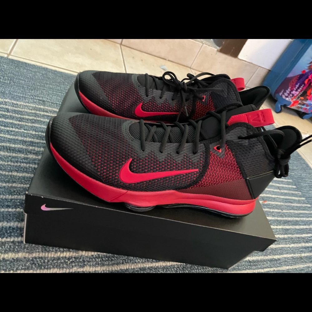 Men’s Nike Lebron Witness 4 “Bred”